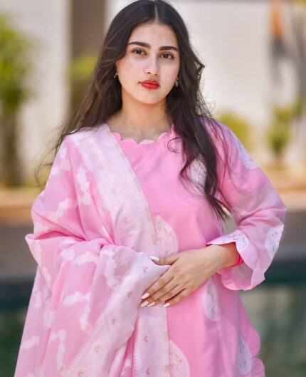 Gulabi Glimps